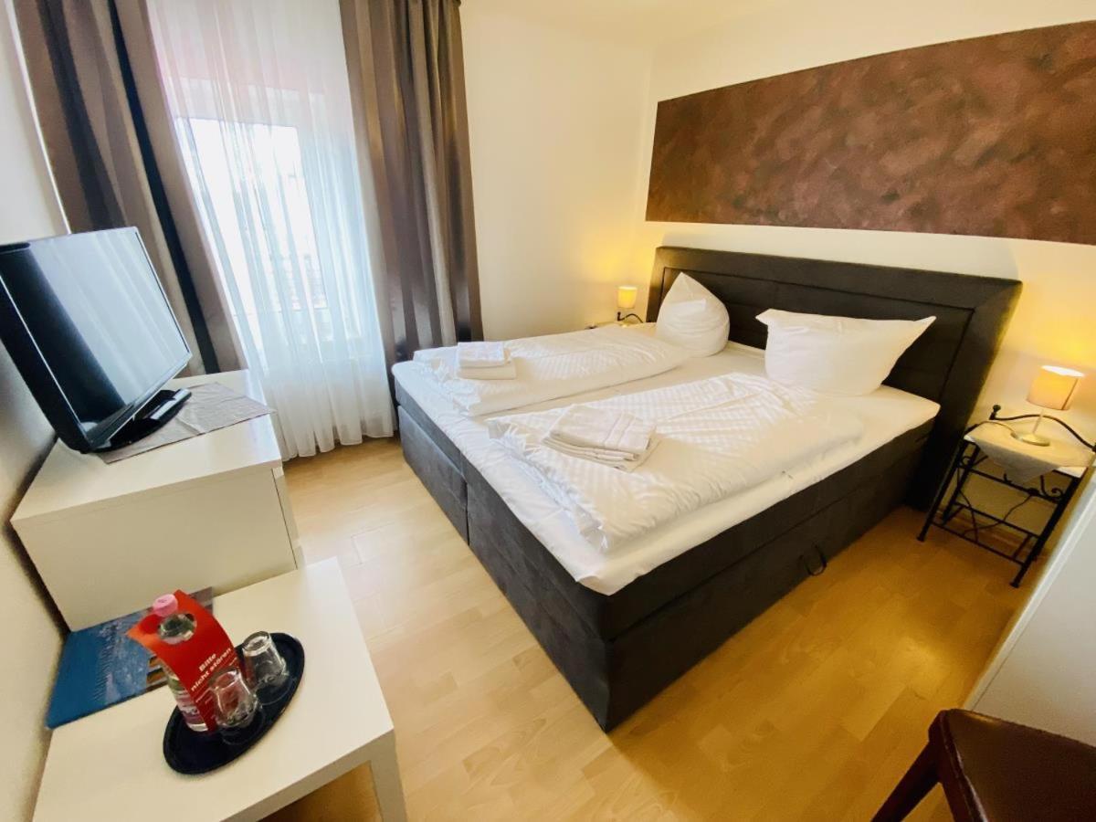 Doppelzimmer Dinner, Direkt Am Alten Strom Rostock Dış mekan fotoğraf